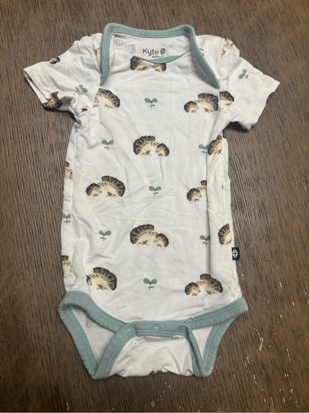 Kyte Baby Viscose Bamboo Hedgehog Onesie 0-3M